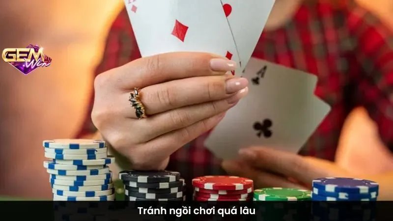 Tránh ngồi chơi quá lâu